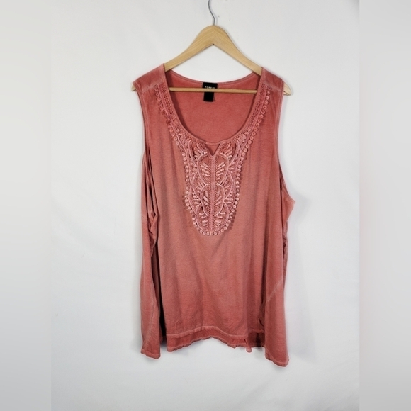 Torrid Size 4 top - Picture 1 of 5